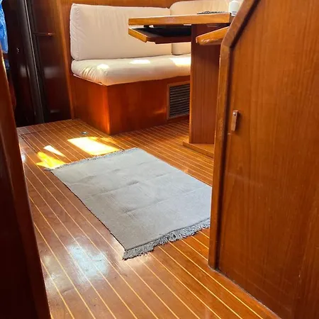 Elegante Barca A Vela Hotel Rimini